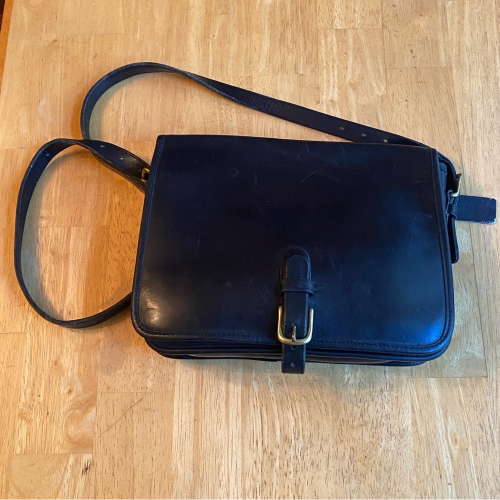 Coach Vintage black Leather Messenger Bag shoulder bag (11-18” strap) GUC Style